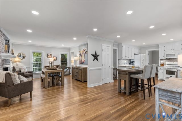 2420 Olde Stone Rd, Midlothian, VA 23113