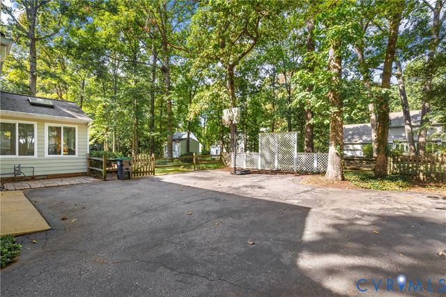2420 Olde Stone Rd, Midlothian, VA 23113
