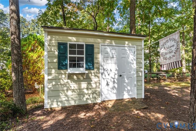 2420 Olde Stone Rd, Midlothian, VA 23113