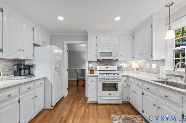2420 Olde Stone Rd, Midlothian, VA 23113