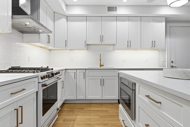 40 Westmoreland Street 5, Boston, MA 02124