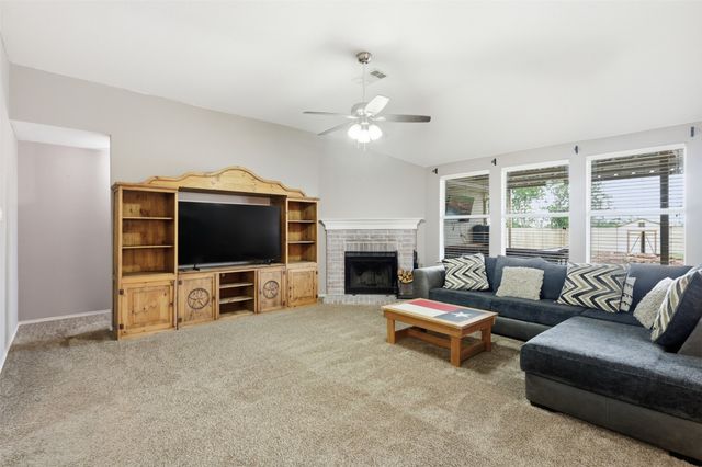 12521 Patnoe Drive, Fort Worth, TX 76028