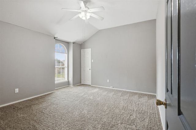 12521 Patnoe Drive, Fort Worth, TX 76028