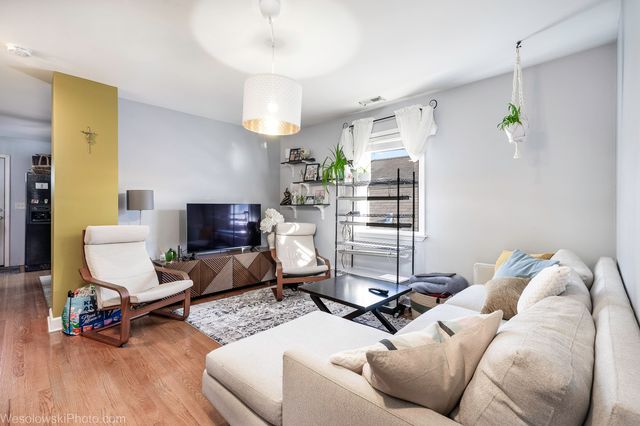 4317 N MEADE Avenue, Chicago, IL 60634