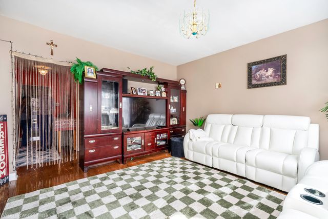 4317 N MEADE Avenue, Chicago, IL 60634