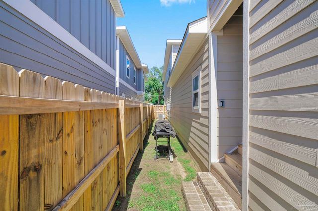 1121 W Romana St, Pensacola, FL 32502