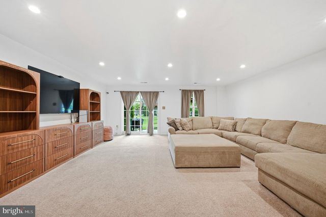 104 NATHAN DR, Cinnaminson, NJ 08077