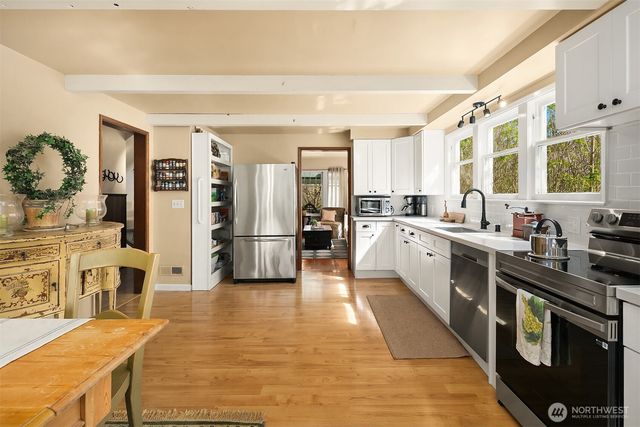 19011 176th Avenue NE, Woodinville, WA 98072