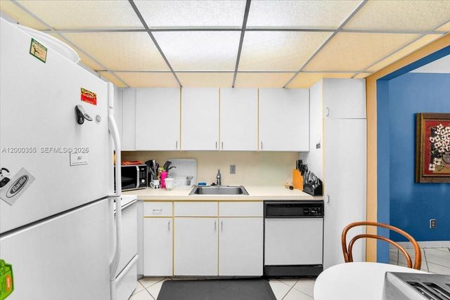 9009 SW 138th St 20-2, Miami, FL 33176