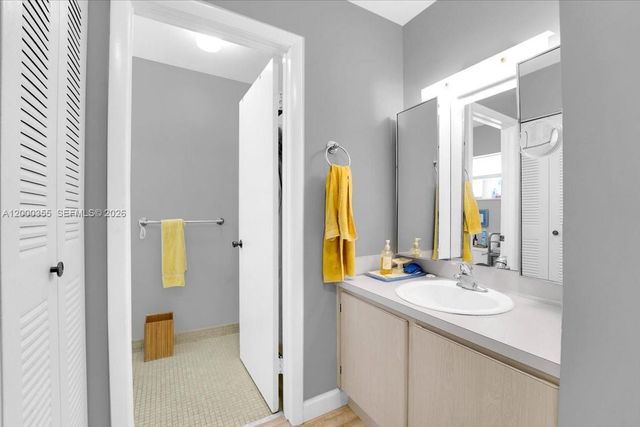 9009 SW 138th St 20-2, Miami, FL 33176