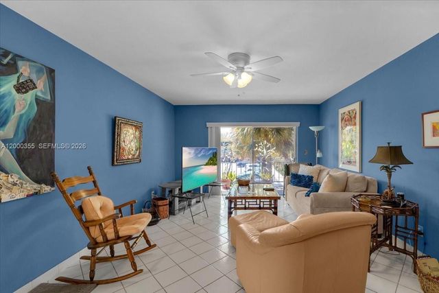 9009 SW 138th St 20-2, Miami, FL 33176