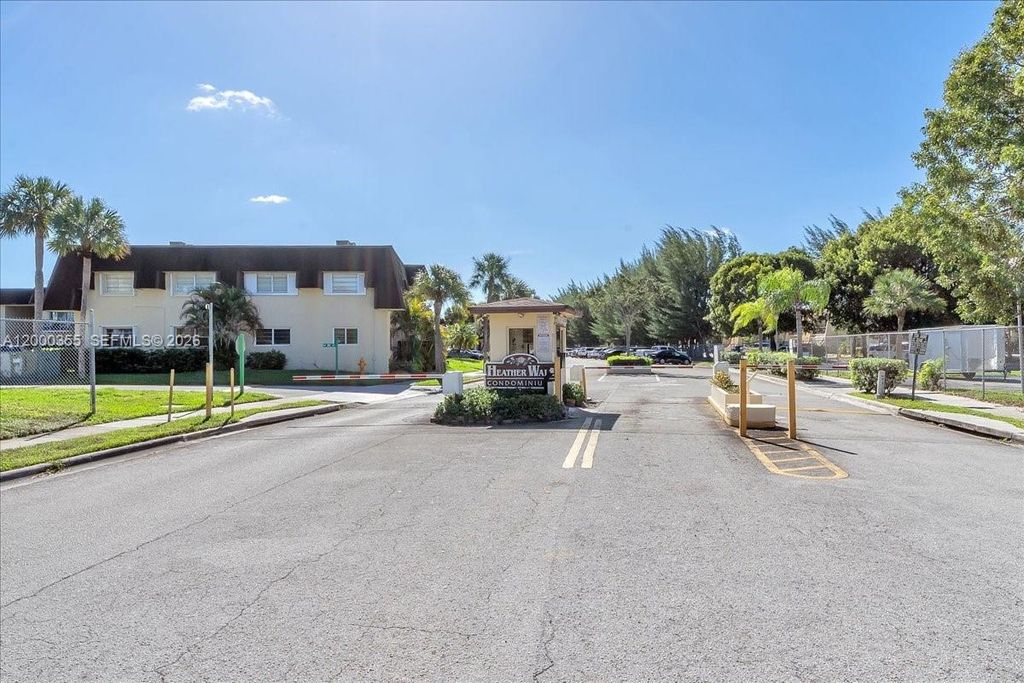 9009 SW 138th St 20-2, Miami, FL 33176