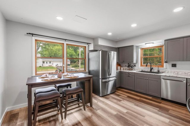 2035 Parkfield DRIVE, West Bend, WI 53090