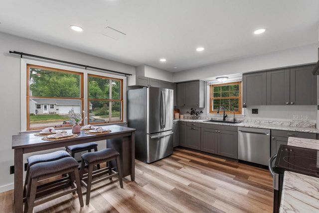2035 Parkfield DRIVE, West Bend, WI 53090