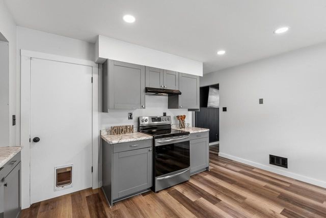 2035 Parkfield DRIVE, West Bend, WI 53090