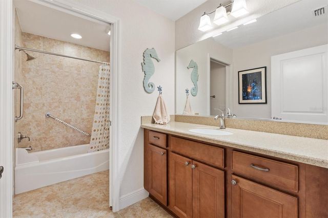 5000 SANDPIPER DRIVE, Oxford, FL 34484