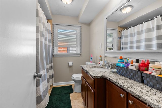 13340 Dartmouth Street, Oak Park, MI 48237