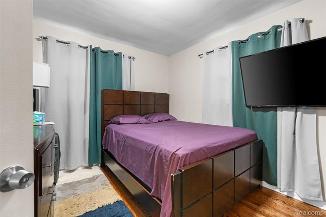 13340 Dartmouth Street, Oak Park, MI 48237