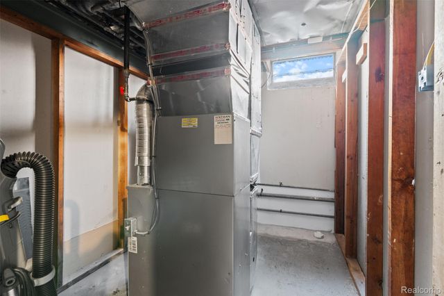 13340 Dartmouth Street, Oak Park, MI 48237