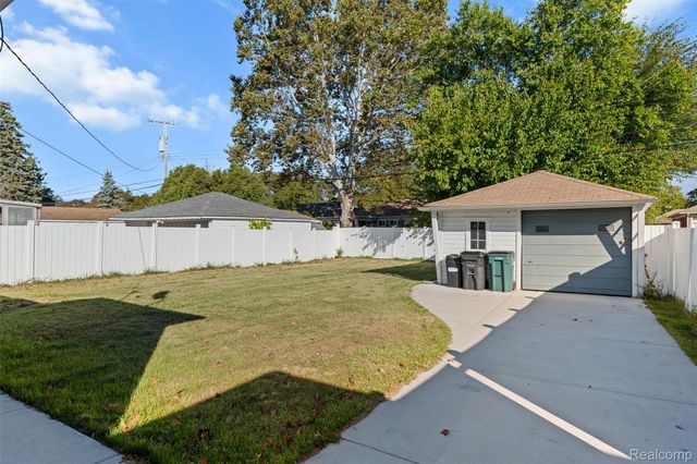 13340 Dartmouth Street, Oak Park, MI 48237