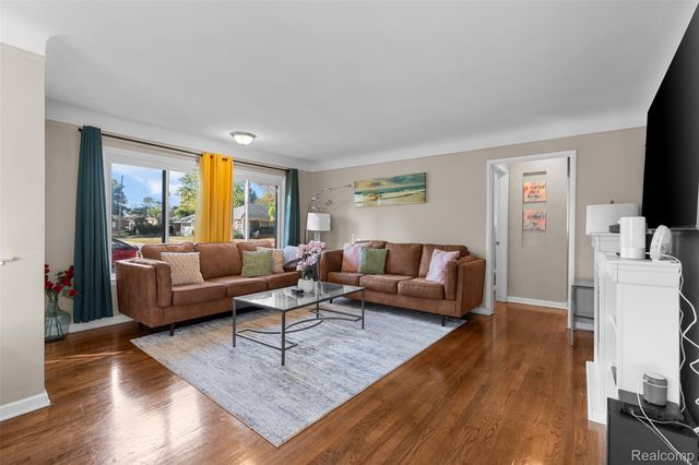 13340 Dartmouth Street, Oak Park, MI 48237