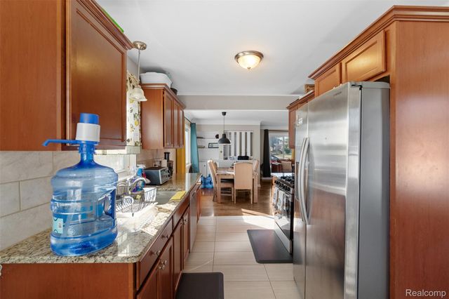 13340 Dartmouth Street, Oak Park, MI 48237