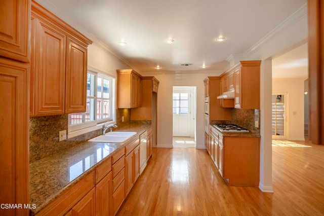 4219 Klump Avenue, Studio City, CA 91602