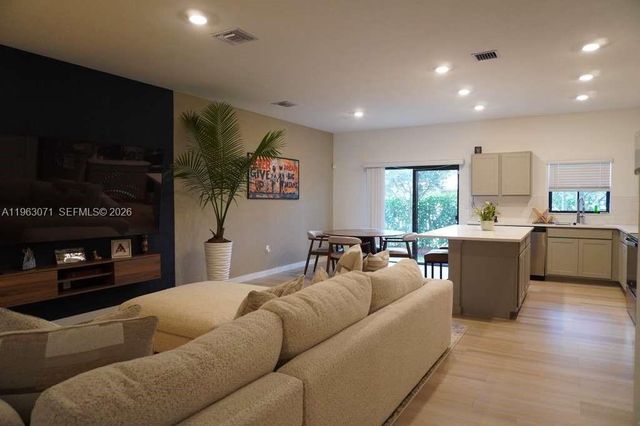 385 NW 9th St 385, Pompano Beach, FL 33060