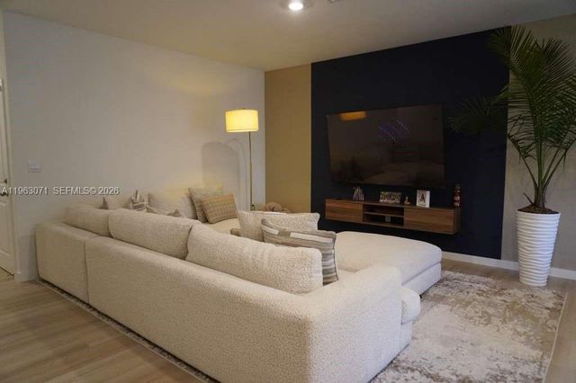 385 NW 9th St 385, Pompano Beach, FL 33060