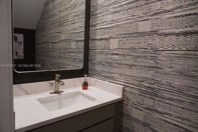 385 NW 9th St 385, Pompano Beach, FL 33060