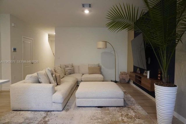 385 NW 9th St 385, Pompano Beach, FL 33060