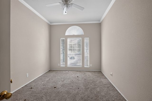 900 Mistflower Avenue, Burleson, TX 76028