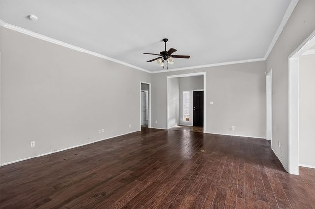 900 Mistflower Avenue, Burleson, TX 76028