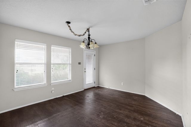 900 Mistflower Avenue, Burleson, TX 76028