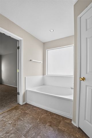 900 Mistflower Avenue, Burleson, TX 76028