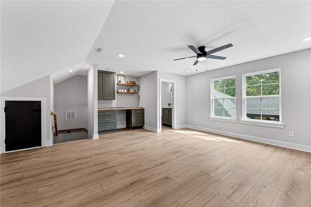 10 Buckden Lane, Bella Vista, AR 72715