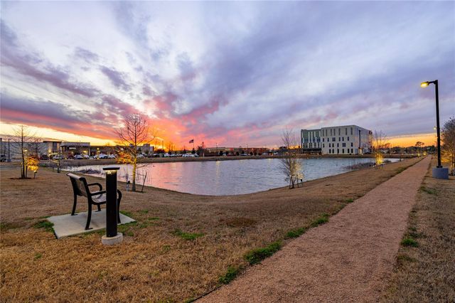 204 Leisure Lane, Friendswood, TX 77546