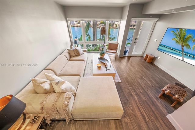 95 N Shore Dr, Miami Beach, FL 33141