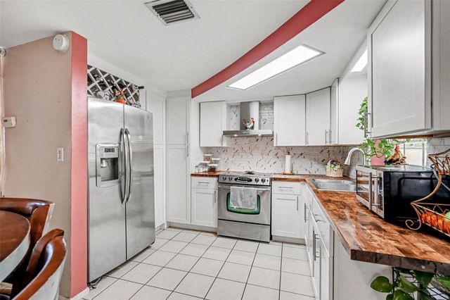 1244 CLASSIC DRIVE, Holiday, FL 34691