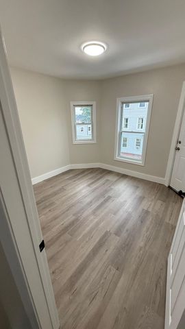 388 Belmont Street, Manchester, NH 03103