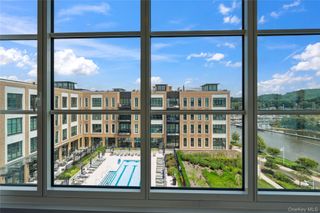 100 Garvies Point Road 1204, Glen Cove, NY 11542