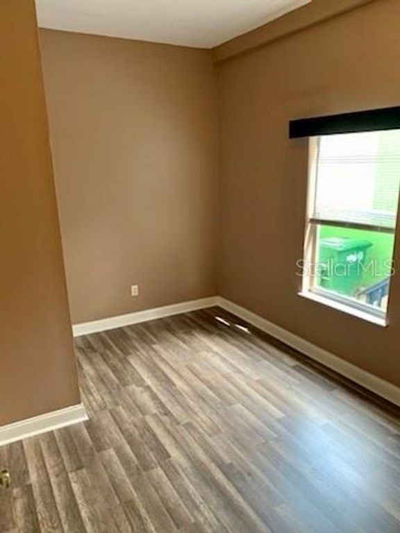 Image 23 of property listing at 2322 W CHERRY STREET, Tampa, FL 33607