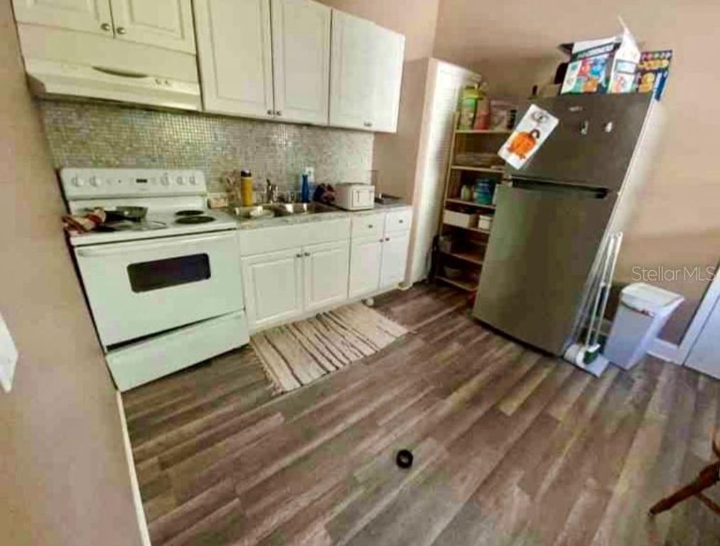 Image 27 of property listing at 2322 W CHERRY STREET, Tampa, FL 33607