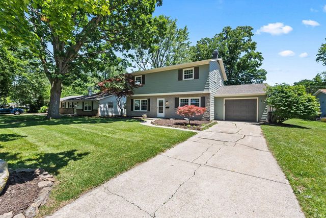 1916 Clarmarnic Drive, Fort Wayne, IN 46815