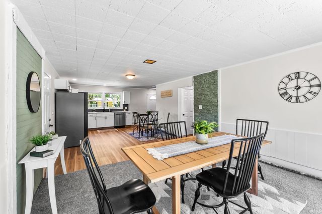 1916 Clarmarnic Drive, Fort Wayne, IN 46815