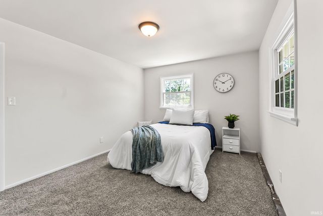 1916 Clarmarnic Drive, Fort Wayne, IN 46815