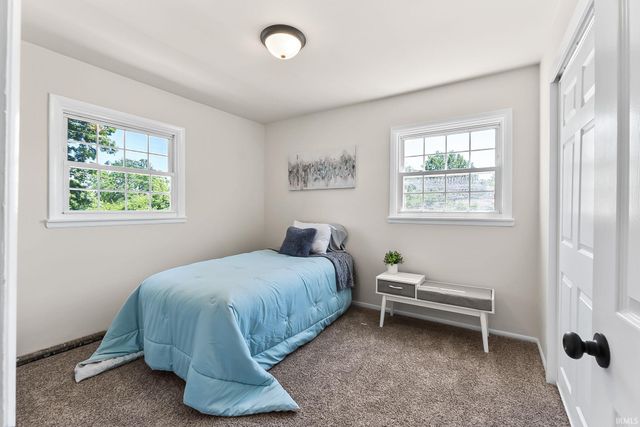 1916 Clarmarnic Drive, Fort Wayne, IN 46815