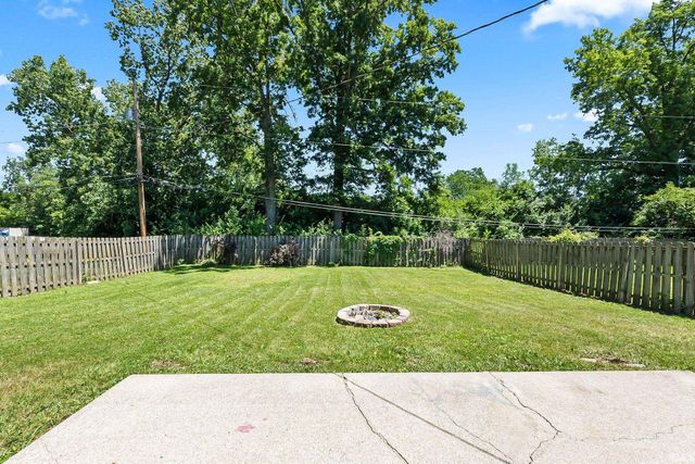 1916 Clarmarnic Drive, Fort Wayne, IN 46815