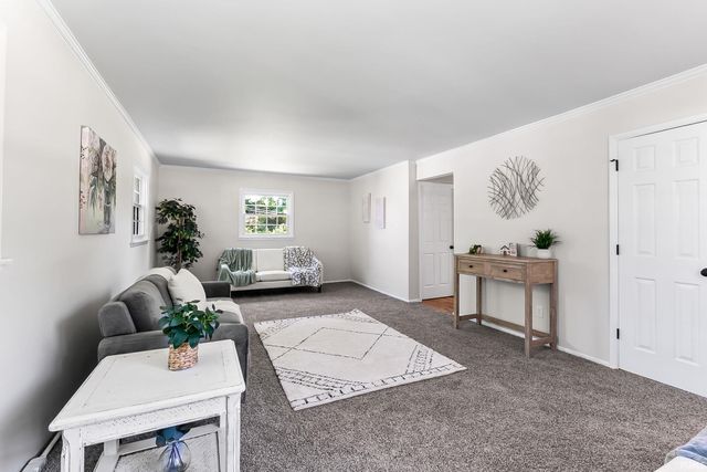 1916 Clarmarnic Drive, Fort Wayne, IN 46815