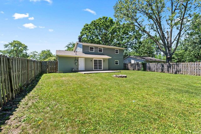 1916 Clarmarnic Drive, Fort Wayne, IN 46815